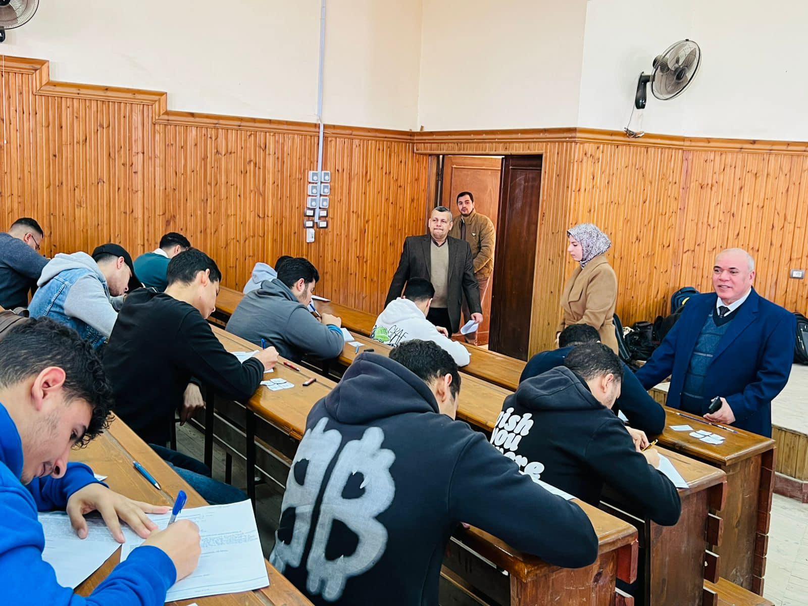 رئيس جامعة الدلتا التكنولوجية يتابع سير اختبارات الفصل الدراسى الأول
