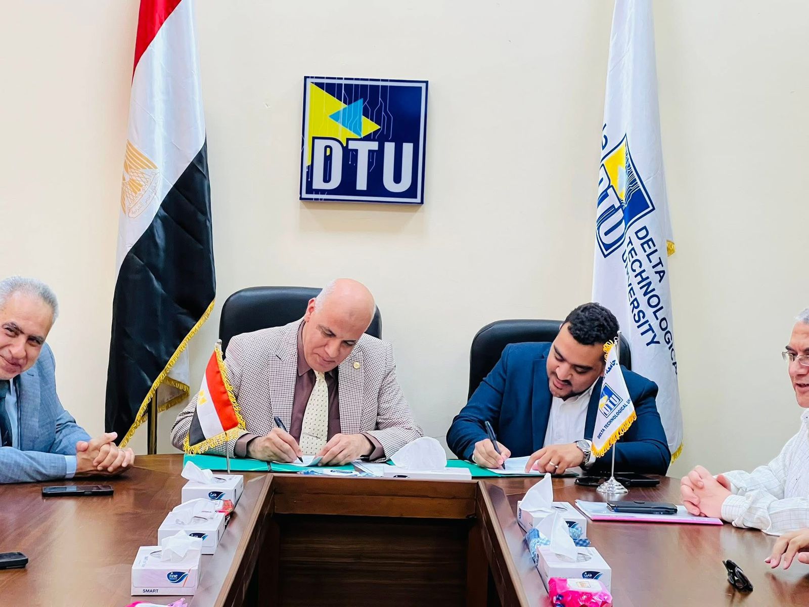 بروتوكول تعاون مشترك بين الجامعة ومجموعة رالي موتورز لتعزيز التدريب العملي وتأهيل الكوادر المتخصصة في قطاع السيارات